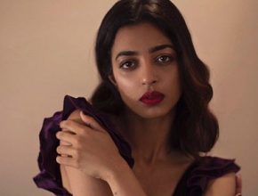 নিজের চুল নিজেই কাটলেন রাধিকা