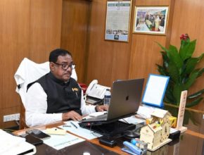 সরকার ফড়িয়াদের কাছ থেকে ধান সংগ্রহ করবে নাঃ খাদ্যমন্ত্রী