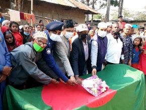 পত্নীতলায় মমতাজ উদ্দীনের রাষ্ট্রীয় মর্যাদায় দাফন সম্পন্ন